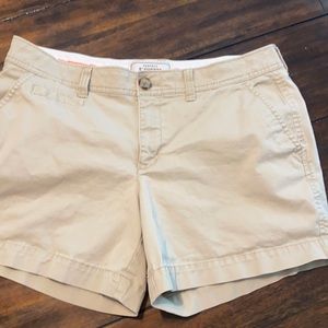 Size 6 perfect 5” old navy cargo shorts